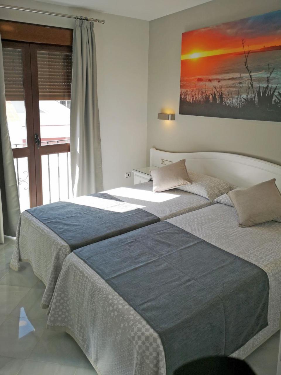 Hostal Bodega Коніль-де-ла-Фронтера Екстер'єр фото