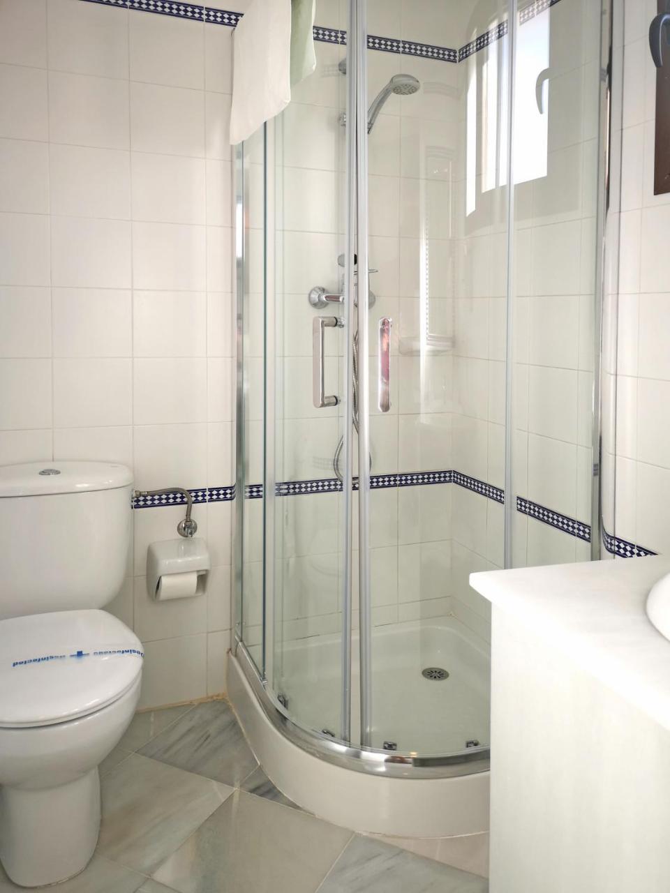 Hostal Bodega Коніль-де-ла-Фронтера Екстер'єр фото